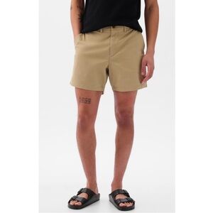 GAP NWT Men’s 6” Shorts Chino Iconic Khaki Tan Size 29